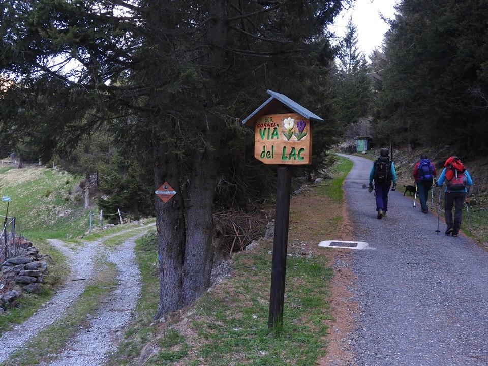 Rifugio Al Lago Del Mortirolo In Inverno Raggiungibile Solo A Piedi Monno Exterior foto