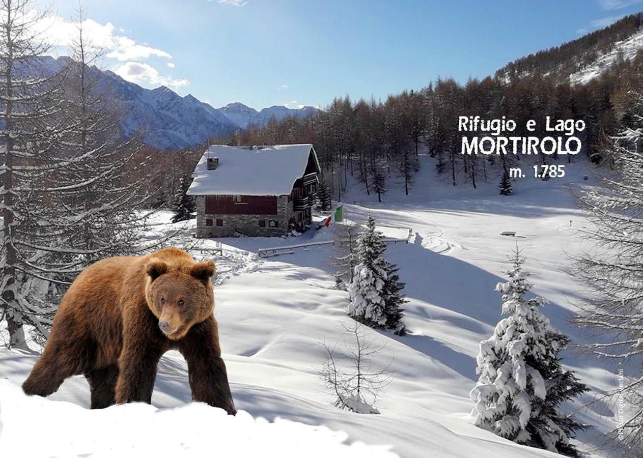 Rifugio Al Lago Del Mortirolo In Inverno Raggiungibile Solo A Piedi Monno Exterior foto